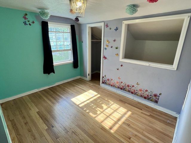 7232 W Fairmount AVENUE, Milwaukee, WI 53218