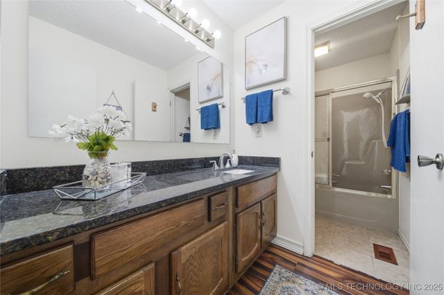 138 W M Street, Jenks, OK 74037