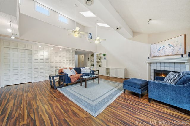 138 W M Street, Jenks, OK 74037