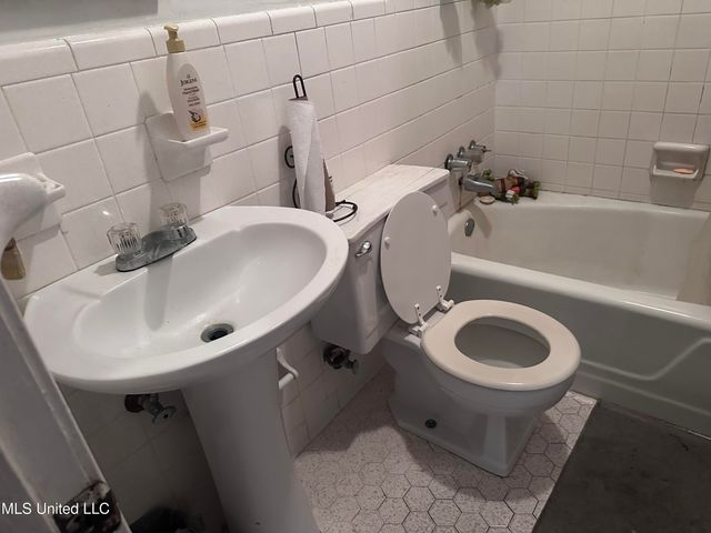 4003 Emerson Street, Pascagoula, MS 39581