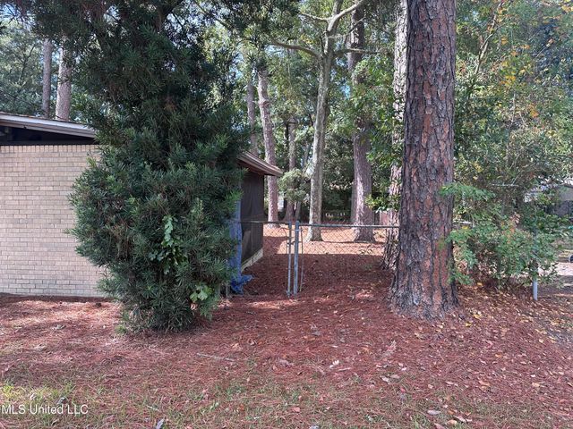 4003 Emerson Street, Pascagoula, MS 39581