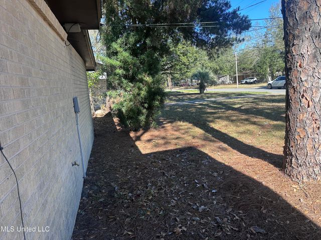 4003 Emerson Street, Pascagoula, MS 39581