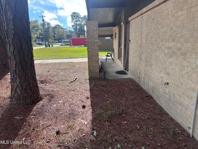 4003 Emerson Street, Pascagoula, MS 39581