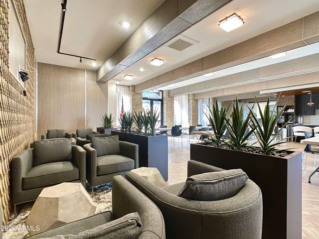 2727 E UNVERSITY Drive 106, Tempe, AZ 85281