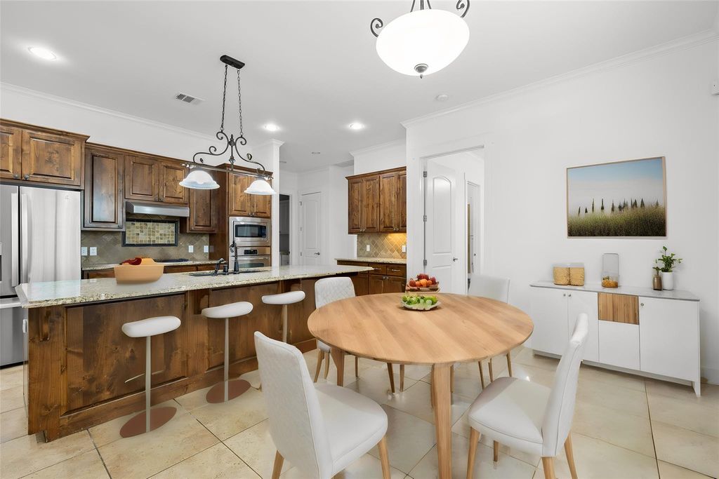 1607 Chelsea LN, Austin, TX 78704