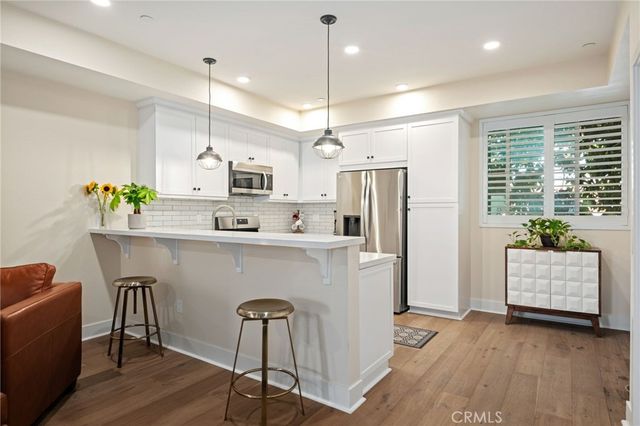 44 Coronado Street 202, Ventura, CA 93001
