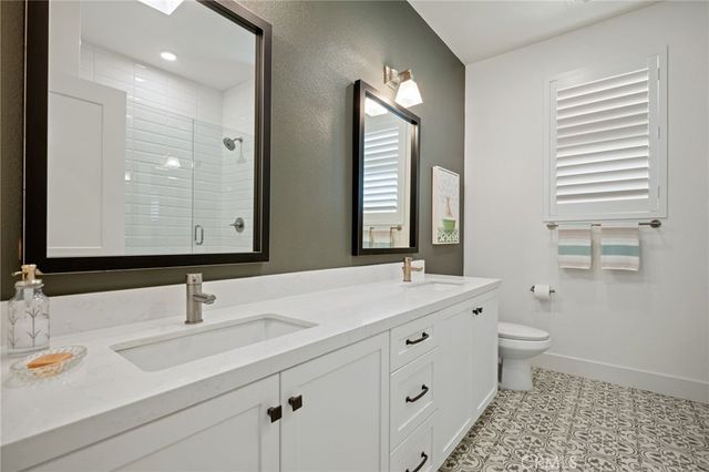 44 Coronado Street 202, Ventura, CA 93001