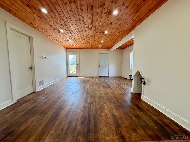 1038 Davis Road, Hamilton, OH 45013