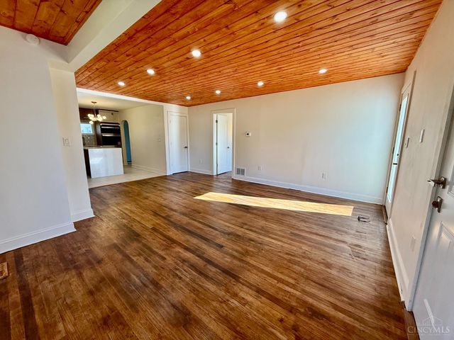 1038 Davis Road, Hamilton, OH 45013