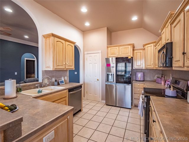 403 Oklahoma, Mcalester, OK 74501