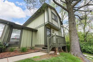 11148 Whispering Oaks Drive, St Louis, MO 63136