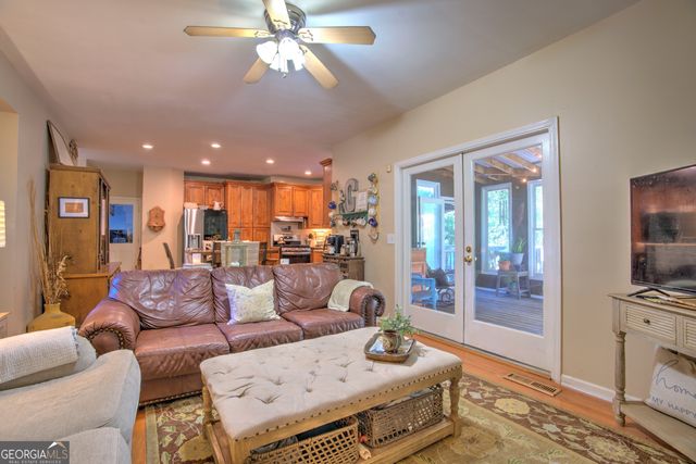 22 Oakfield Drive SE, Rome, GA 30161