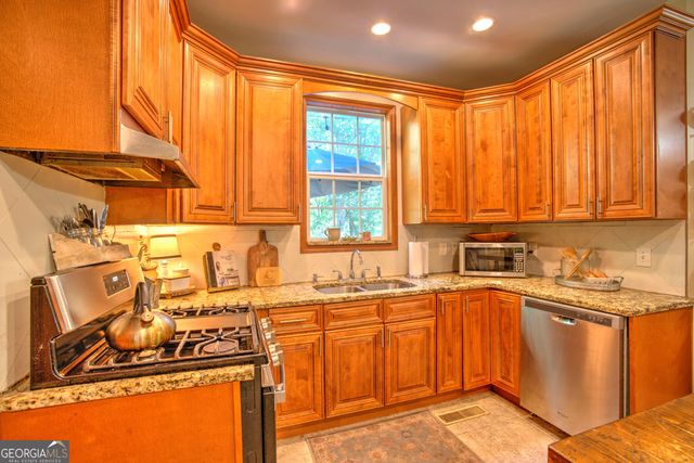 22 Oakfield Drive SE, Rome, GA 30161