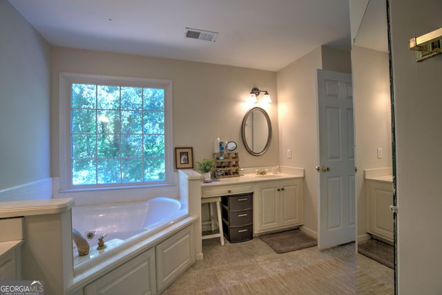 22 Oakfield Drive SE, Rome, GA 30161