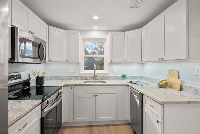 29 Broad Street, Plainville, MA 02762