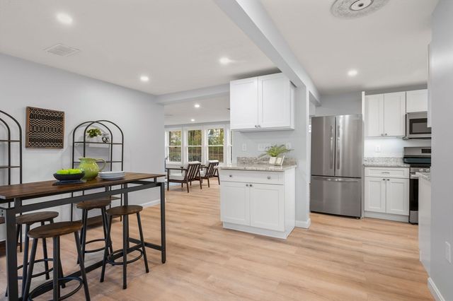 29 Broad Street, Plainville, MA 02762