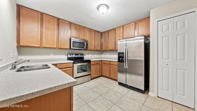 7064 DEER LODGE Circle 106, Jacksonville, FL 32256