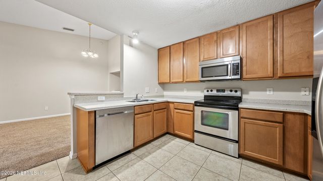 7064 DEER LODGE Circle 106, Jacksonville, FL 32256