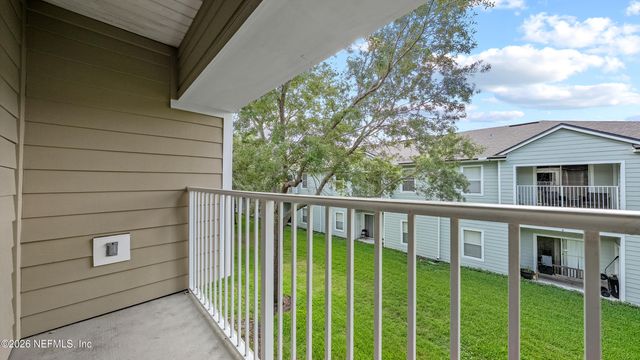 7064 DEER LODGE Circle 106, Jacksonville, FL 32256