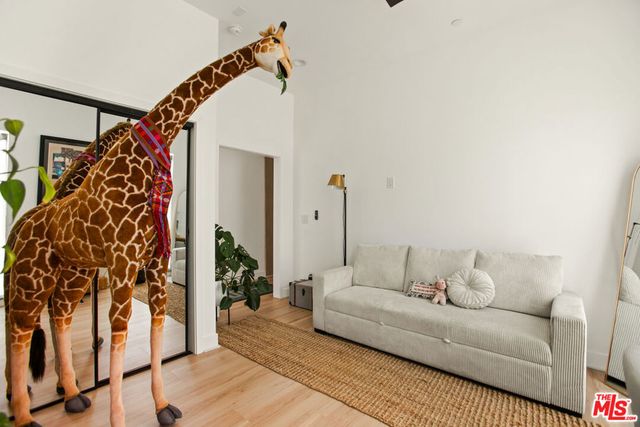 14146 Hortense Street, Sherman Oaks, CA 91423