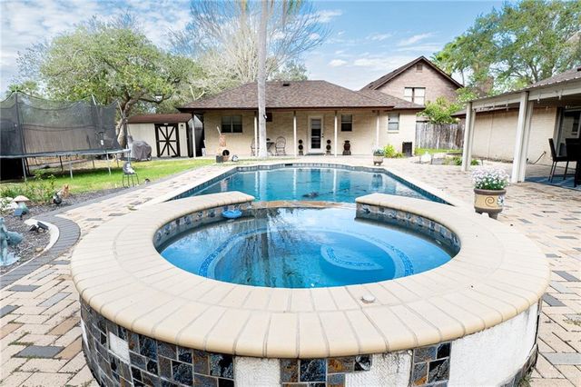 2405 Lazy Lake Drive, Harlingen, TX 78550