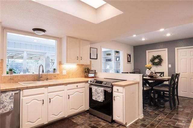 2405 Lazy Lake Drive, Harlingen, TX 78550