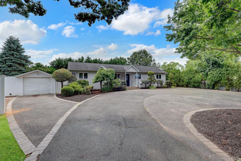 466 W 4th Street, West Islip, NY 11795 — photo 2