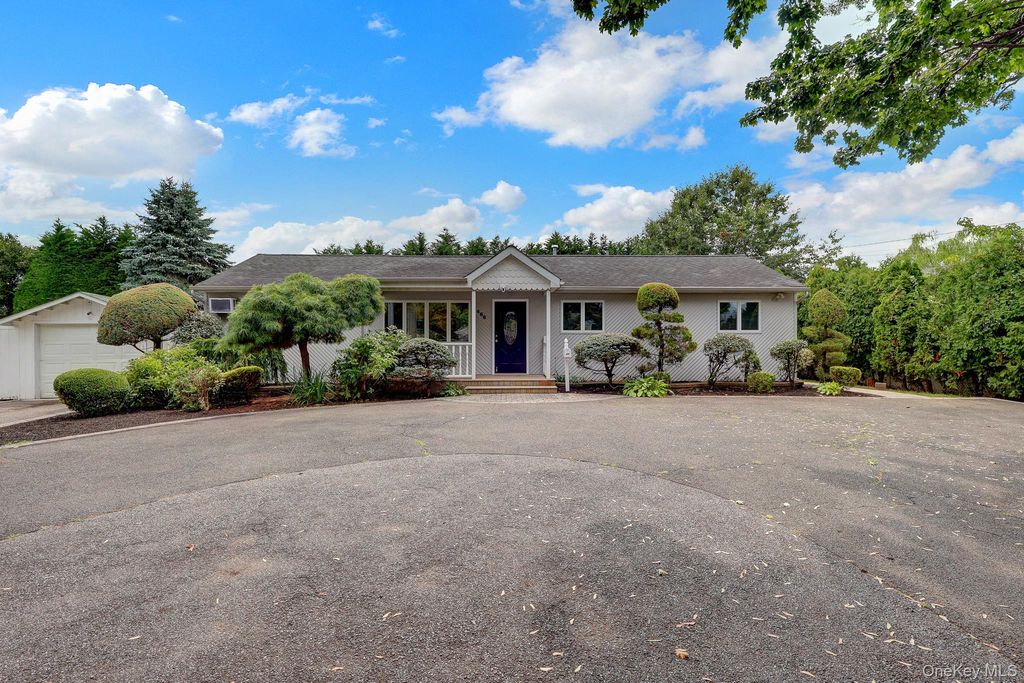 466 W 4th Street, West Islip, NY 11795 — photo 5