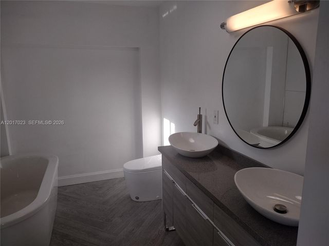 300 S Biscayne River Dr, Miami, FL 33169