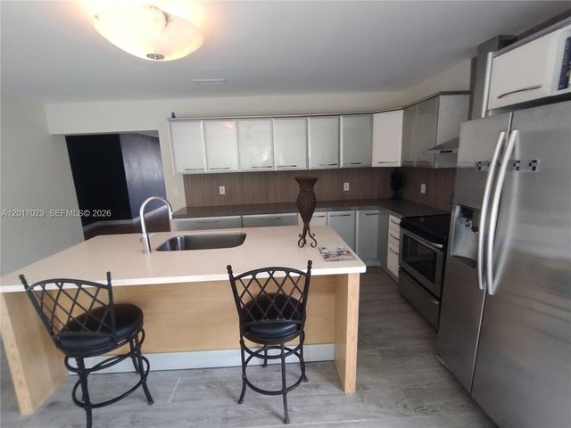 300 S Biscayne River Dr, Miami, FL 33169