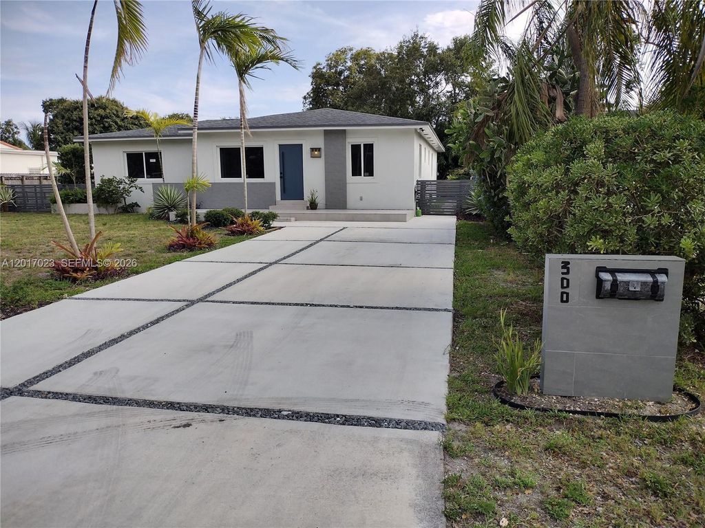 300 S Biscayne River Dr, Miami, FL 33169