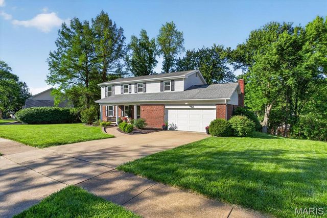 933 Baintree Lane, Ballwin, MO 63011