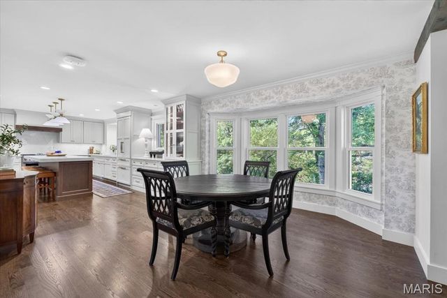 933 Baintree Lane, Ballwin, MO 63011
