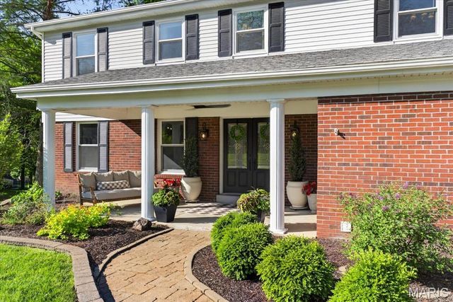 933 Baintree Lane, Ballwin, MO 63011
