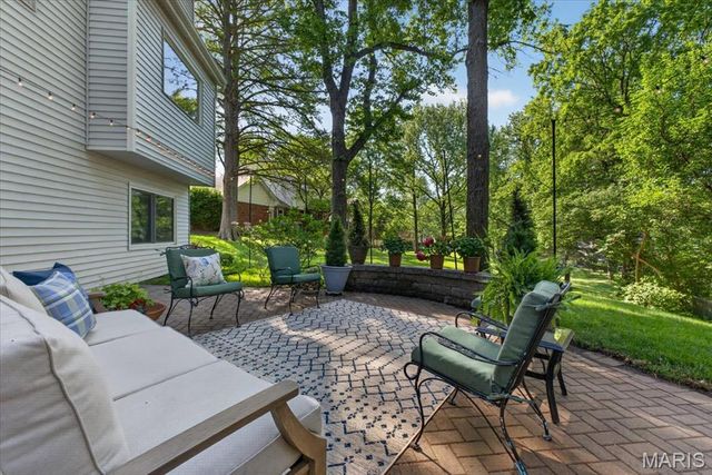 933 Baintree Lane, Ballwin, MO 63011