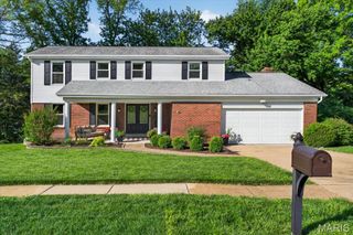 933 Baintree Lane, Ballwin, MO 63011