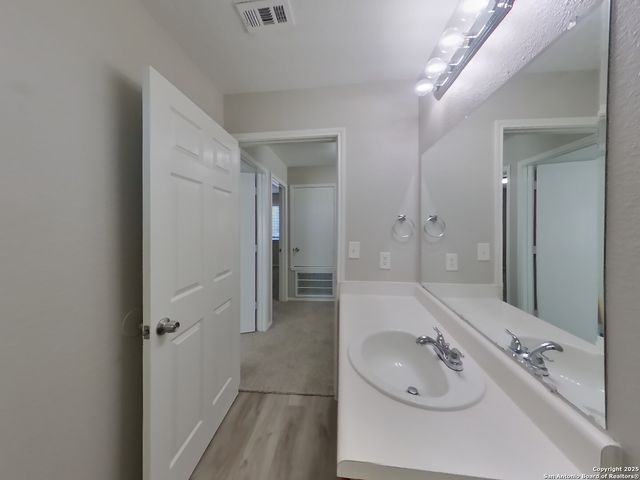 6323 Cougar, San Antonio, TX 78242