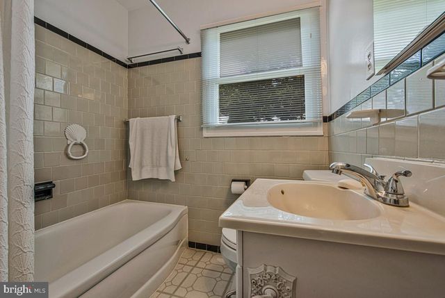 9410 SHERIDAN ST, Lanham, MD 20706