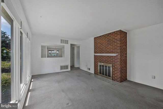 9410 SHERIDAN ST, Lanham, MD 20706