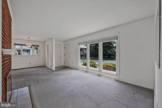 9410 SHERIDAN ST, Lanham, MD 20706