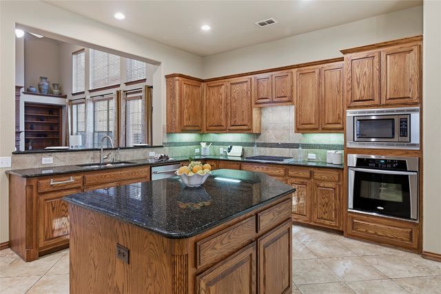 8012 Barrymoore Lane, Plano, TX 75025