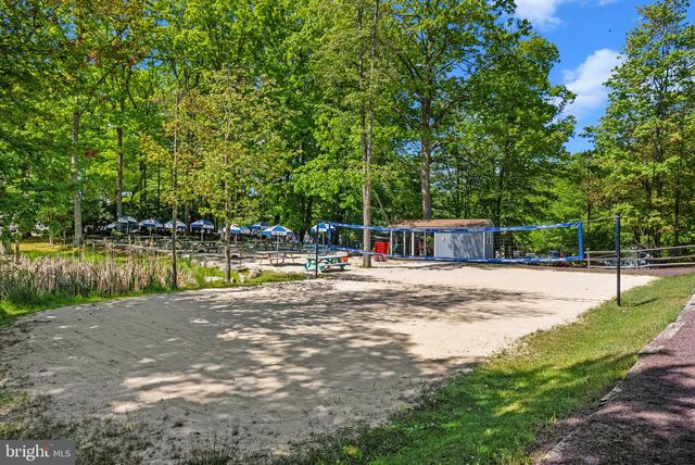 445 MOUNTAINWOODS DR, Lake Harmony, PA 18624