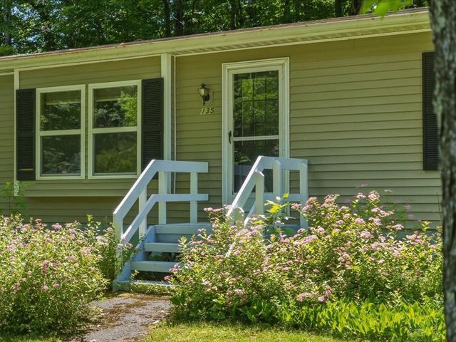 135 Williston Woods Road, Williston, VT 05495