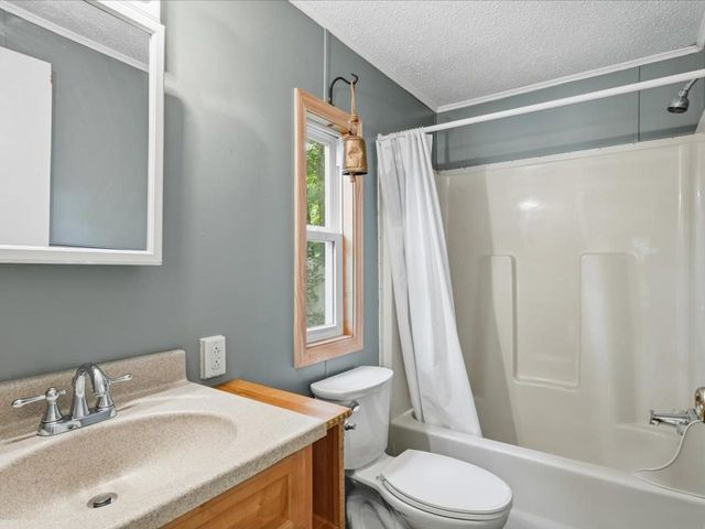135 Williston Woods Road, Williston, VT 05495