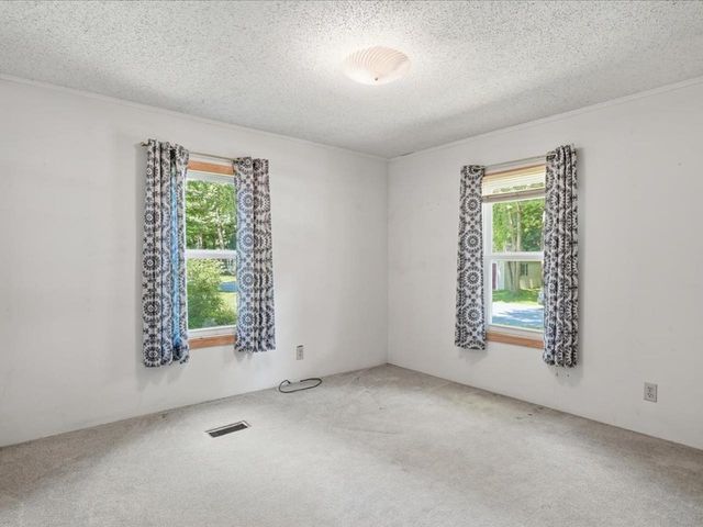 135 Williston Woods Road, Williston, VT 05495