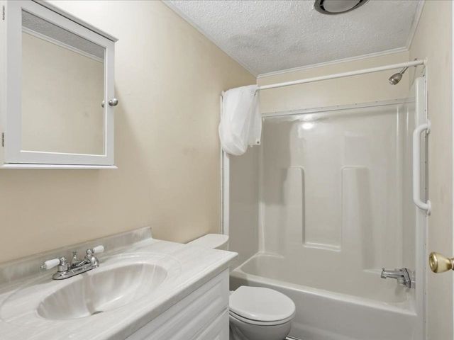 135 Williston Woods Road, Williston, VT 05495