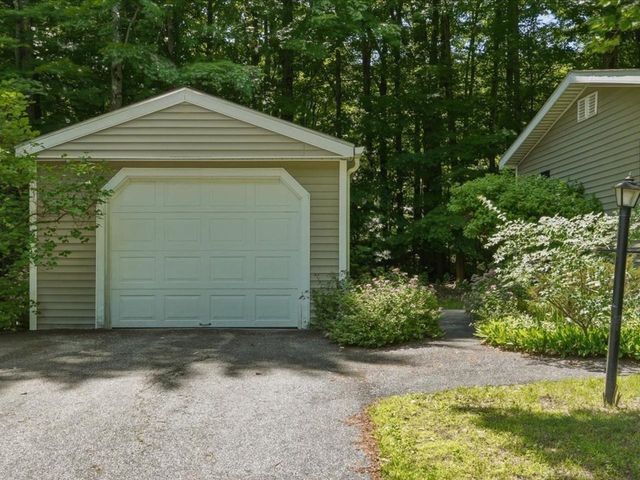 135 Williston Woods Road, Williston, VT 05495