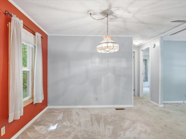 135 Williston Woods Road, Williston, VT 05495