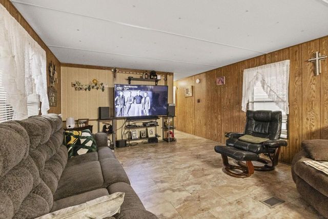 226 E LOHRVILLE AVENUE, Redgranite, WI 54970