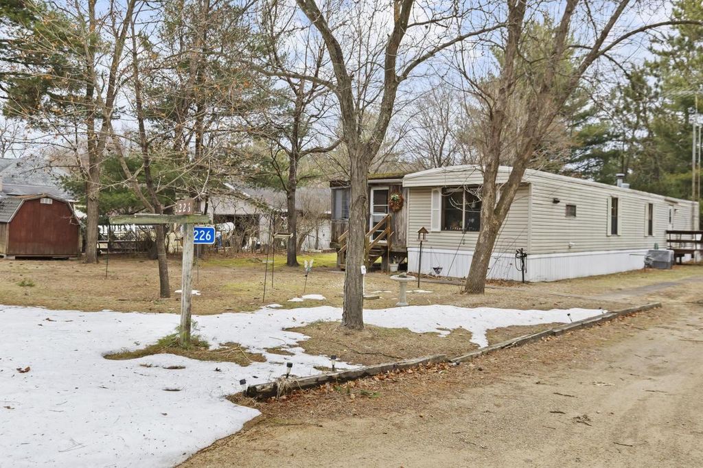226 E LOHRVILLE AVENUE, Redgranite, WI 54970